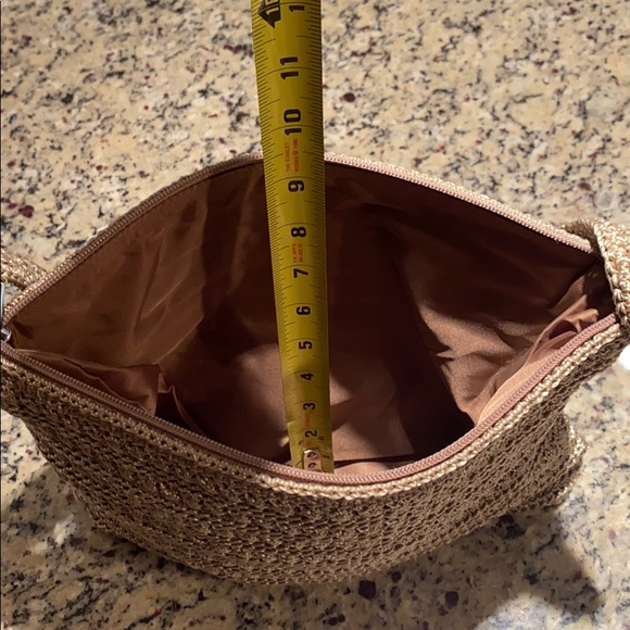 22:07 - The Sak Crochet Handbag - Picture 11 of 15